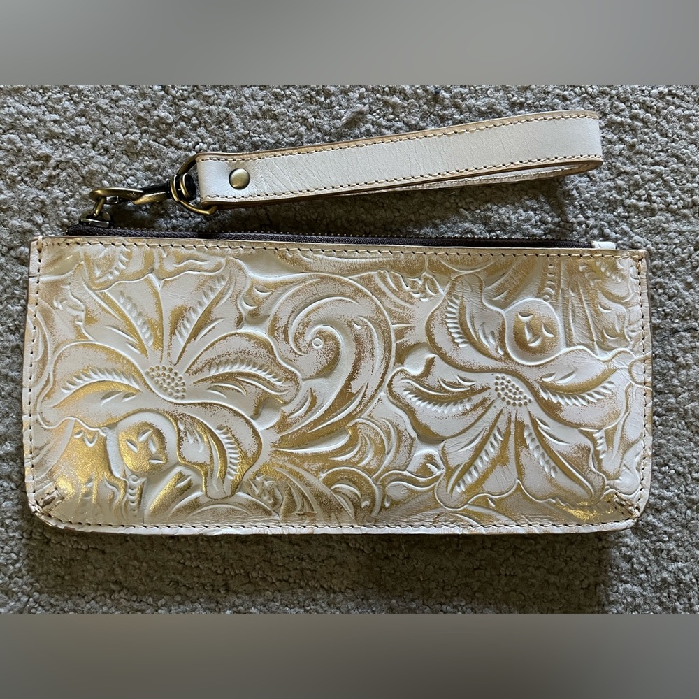Patricia Nash wristlet